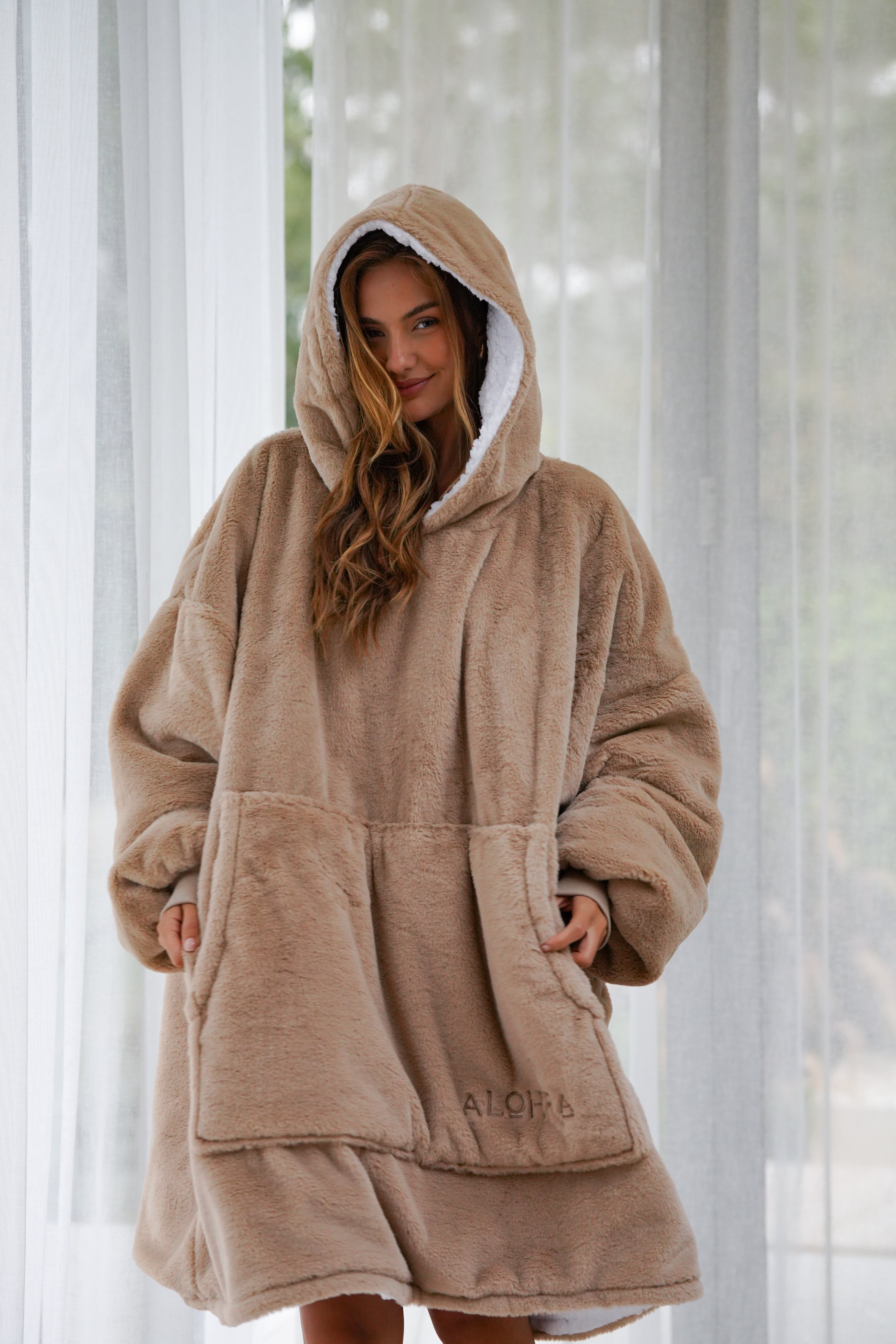 Blanket Hoodie Almond