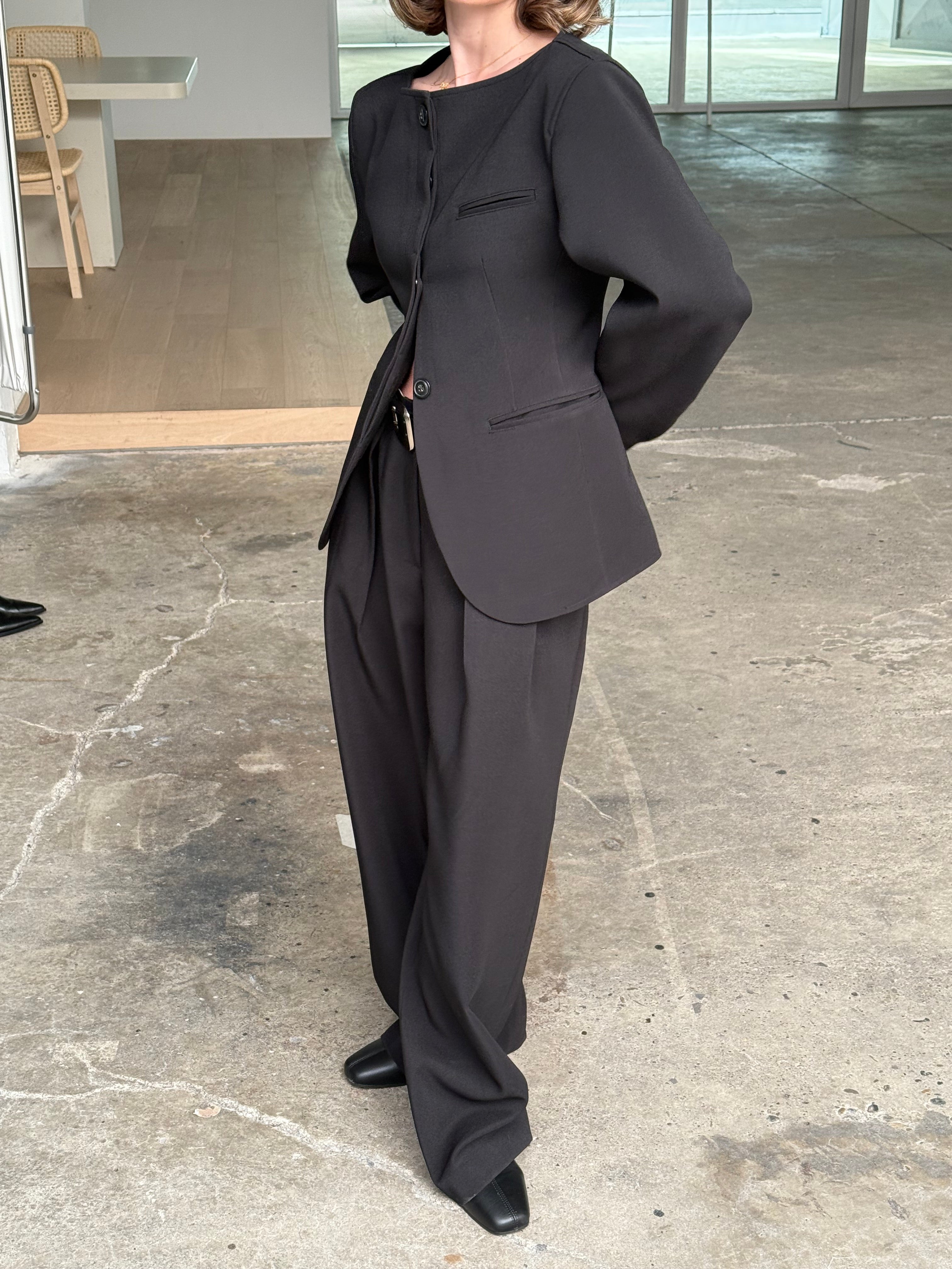 Boatneck Tailored Fitted Vest Black