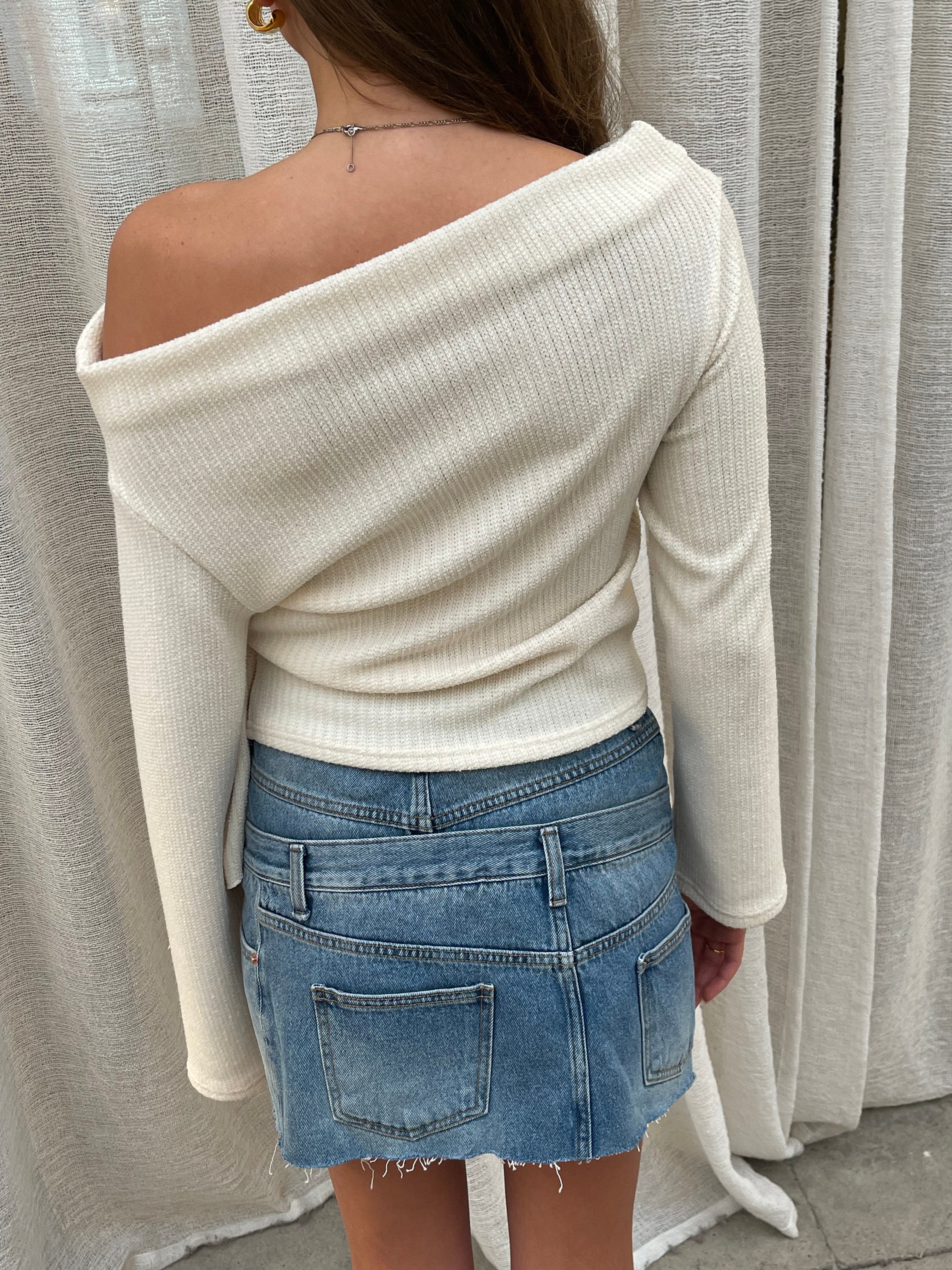 Drapiertes, gegürtetes Top in Elfenbein