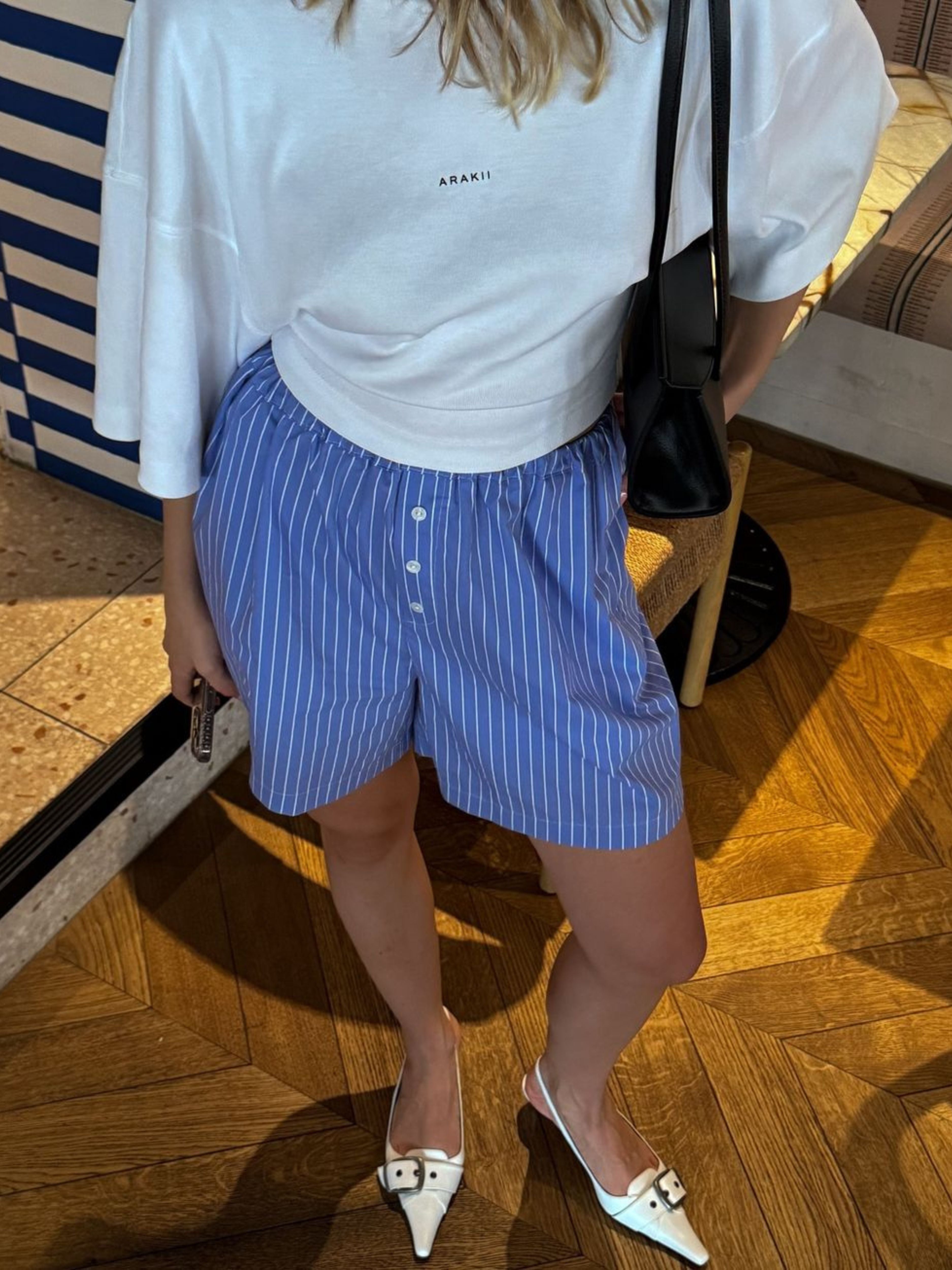 Buttoned Striped Shorts Blue