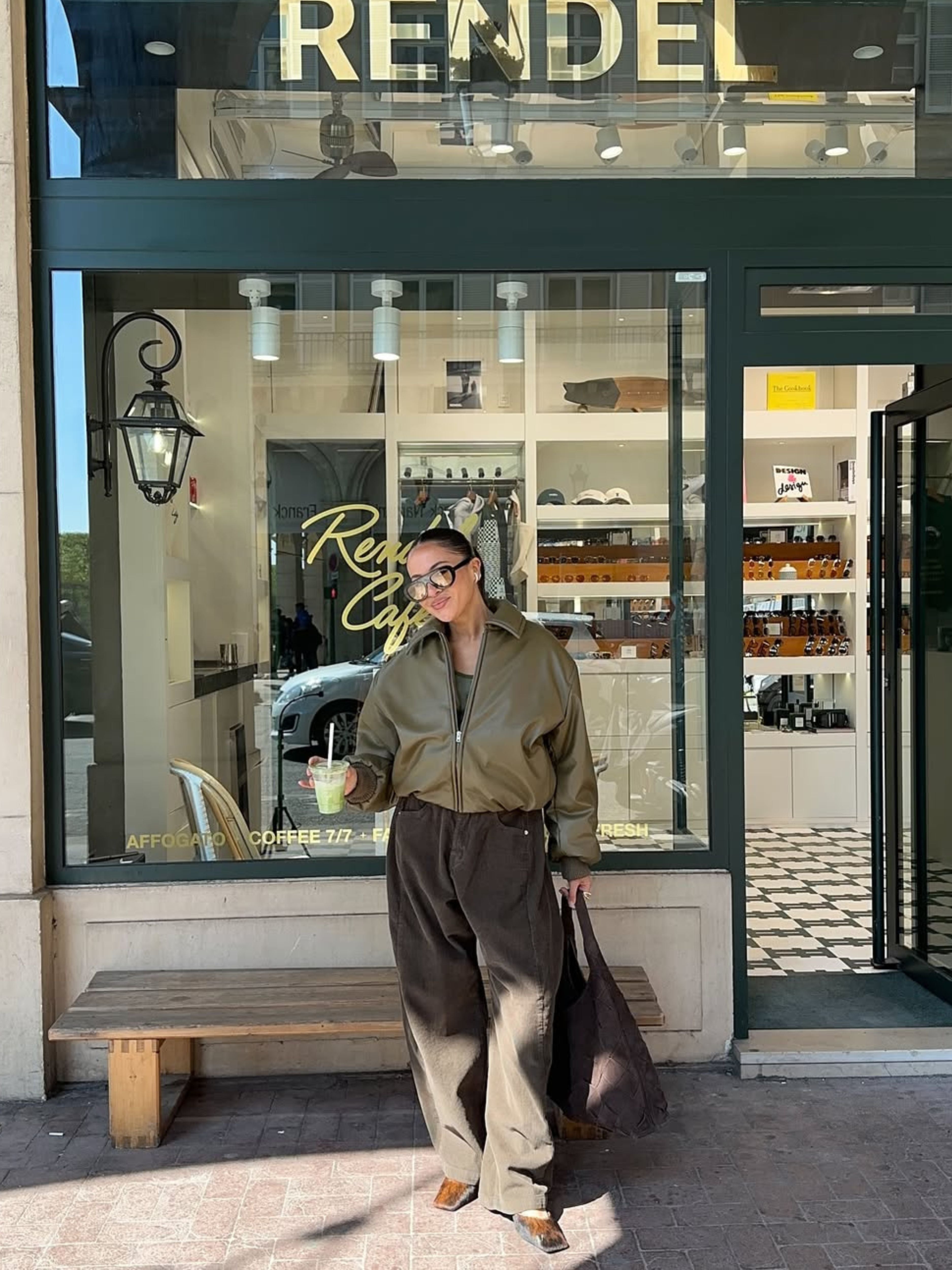 Baggy Cordhose mit weitem Bein, khakibraun