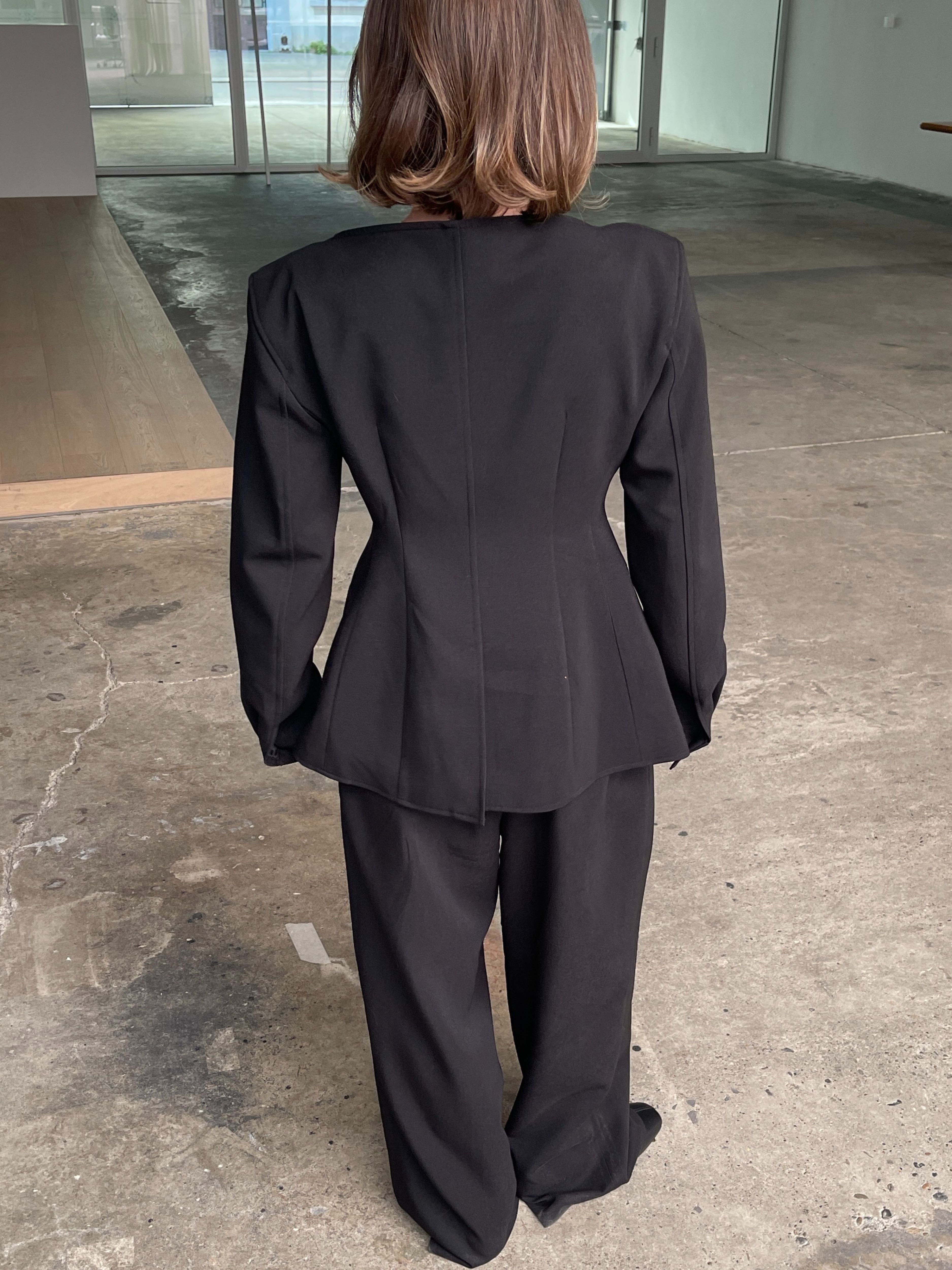 Boatneck Tailored Fitted Vest Black